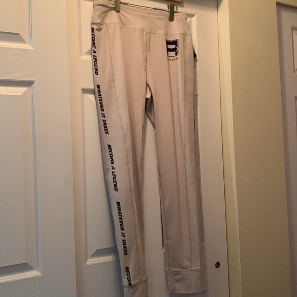 Marvel Avengers FIT Moisture wicking womans Leggings - Picture 4 of 13